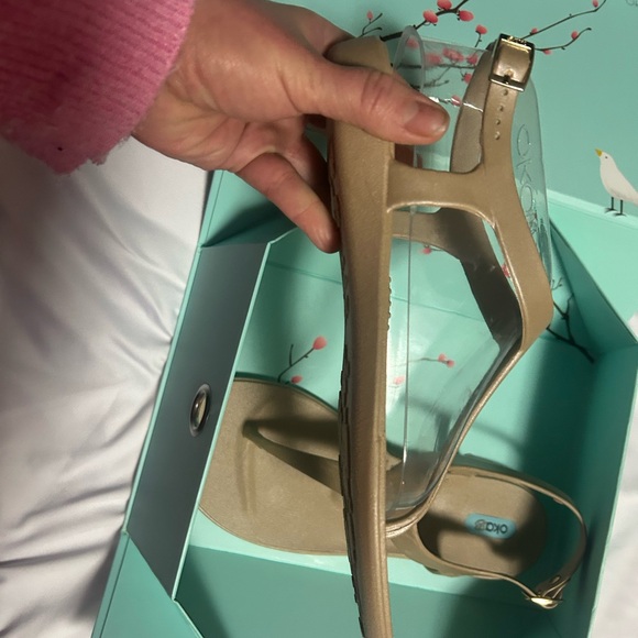 Oka B  Beige Sandals size 9 - Picture 5 of 6